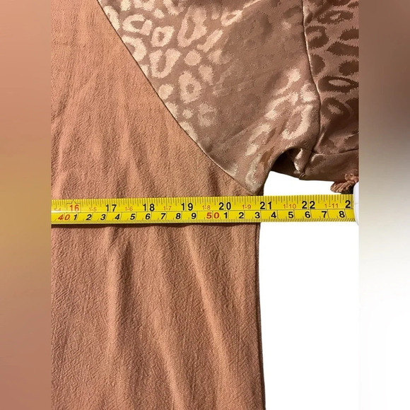 Umgee Animal Jacquard Print Layered Sleeve Top Sz S - Picture 6 of 7